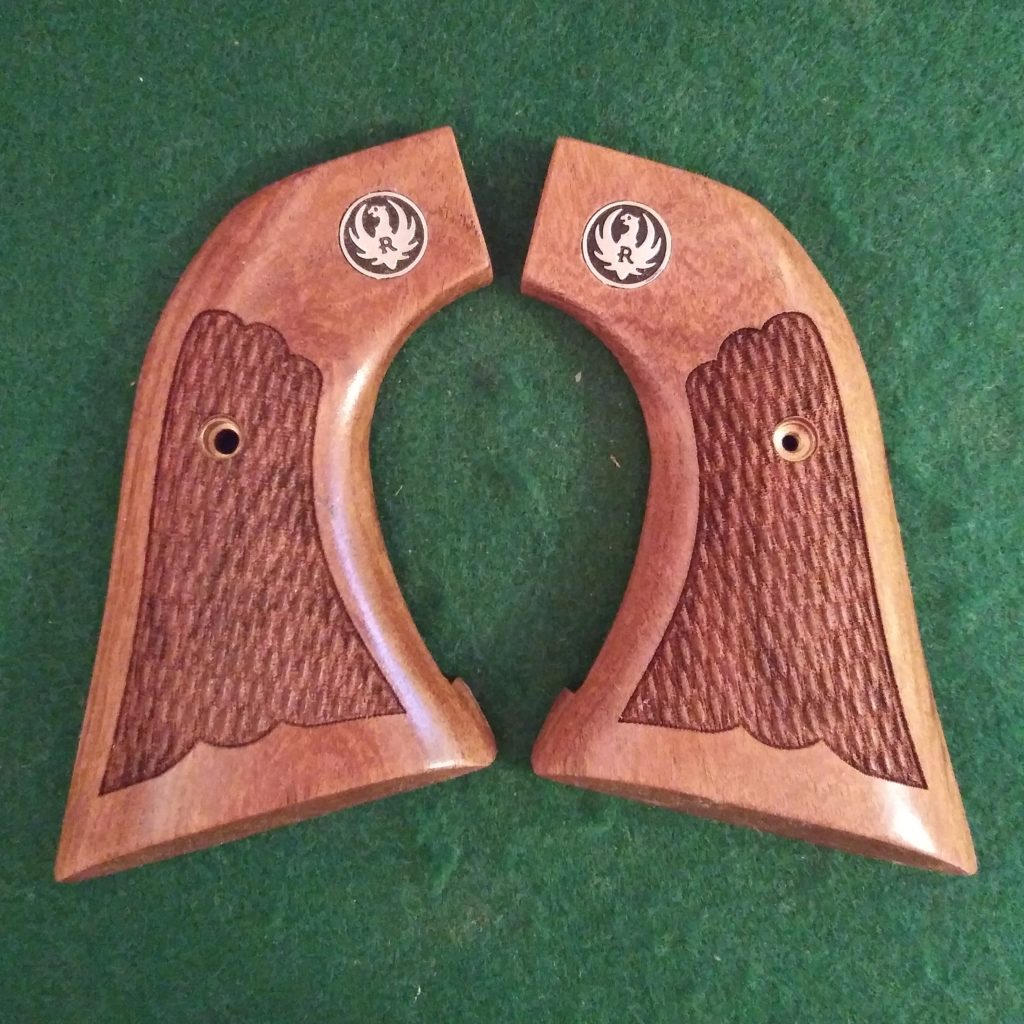 Ruger XR3 New Vaquero (EXTENDED) Mesquite - Texas Grips