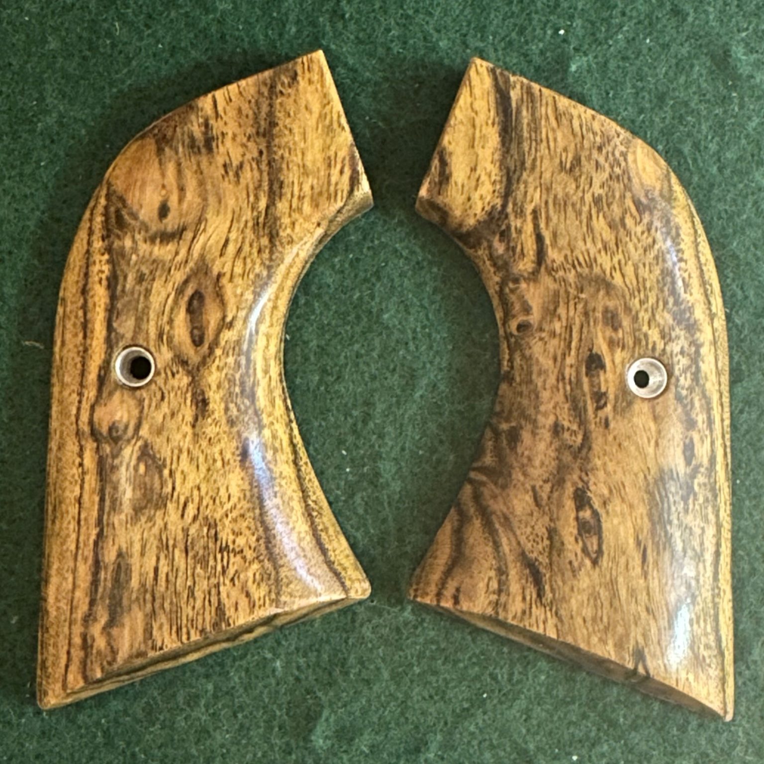 Qxnruger New Vaquero Hand Of God Grips 37 - l8ydmqh