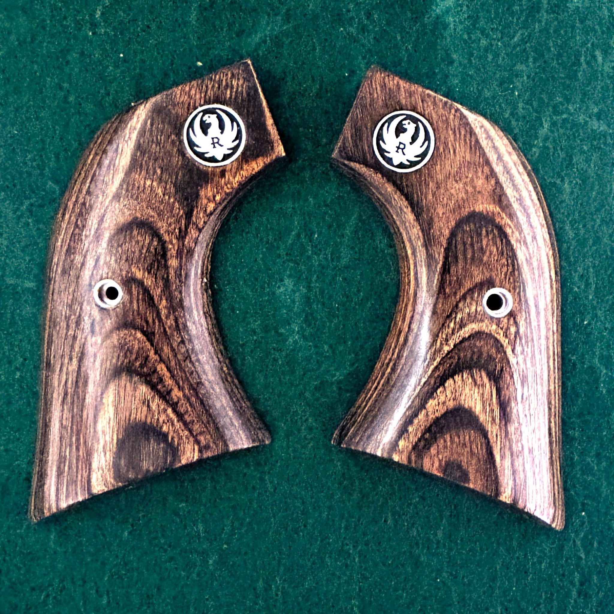 Ruger XR3-Red Blackhawk Walnut Laminate With Ruger Medallions - Texas Grips