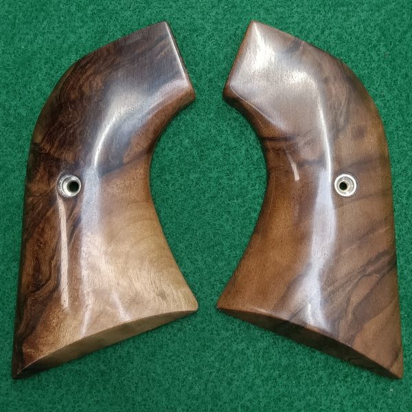 Ruger XR3 New Vaquero  Walnut Claro