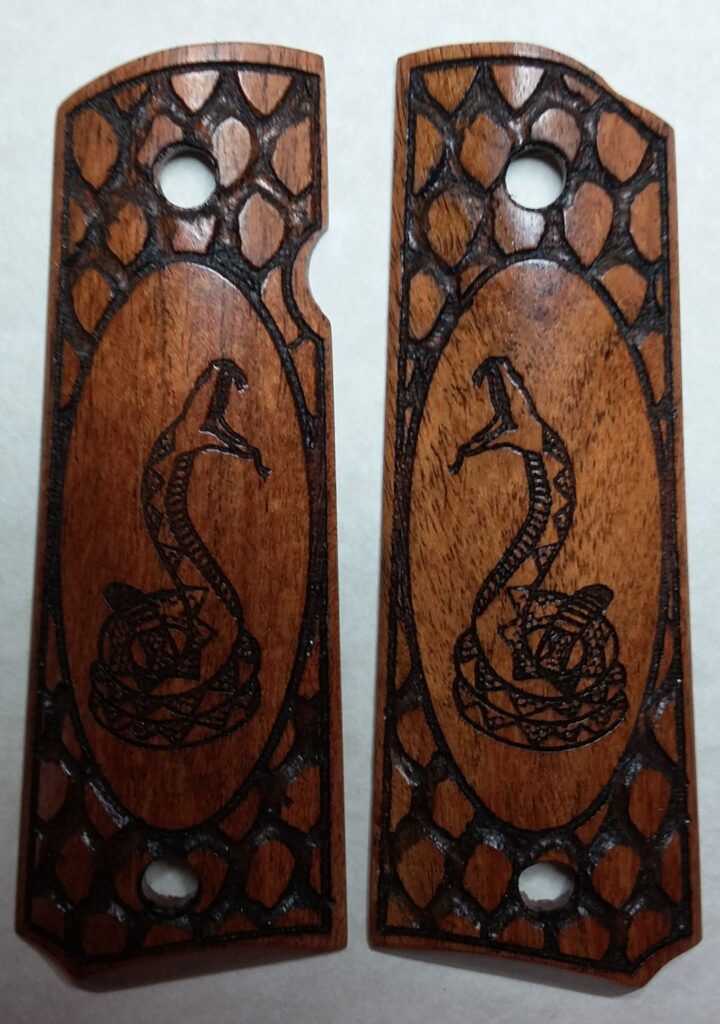 Rattlesnake-With-Scales