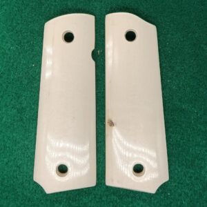 1911 Full Size - Holly Grips with Inclusion