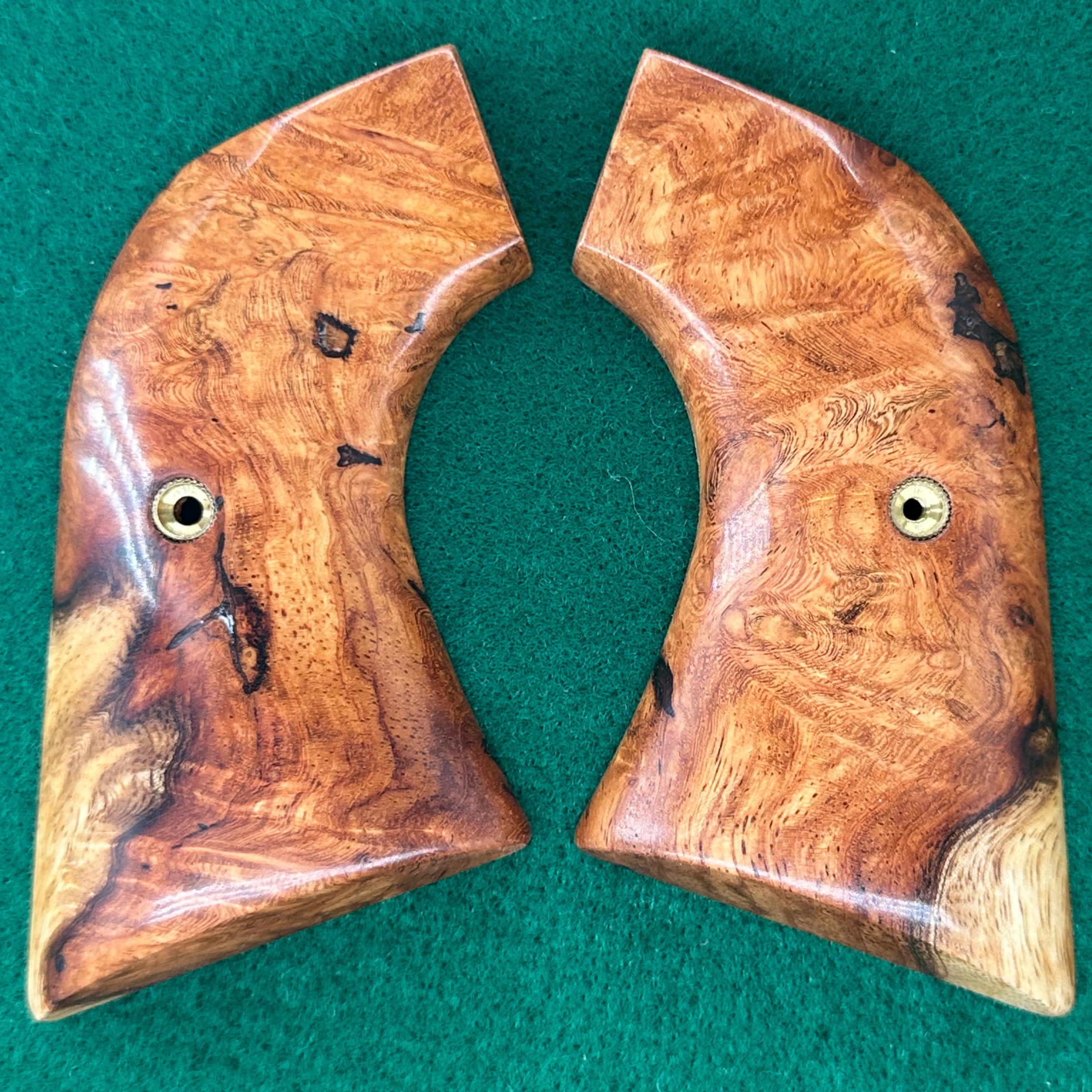 Ruger XR3 New Vaquero Japenese Burl